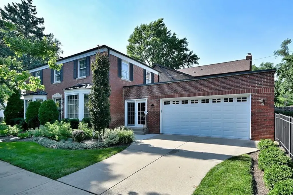 117 West Eggleston Avenue Elmhurst IL 60126