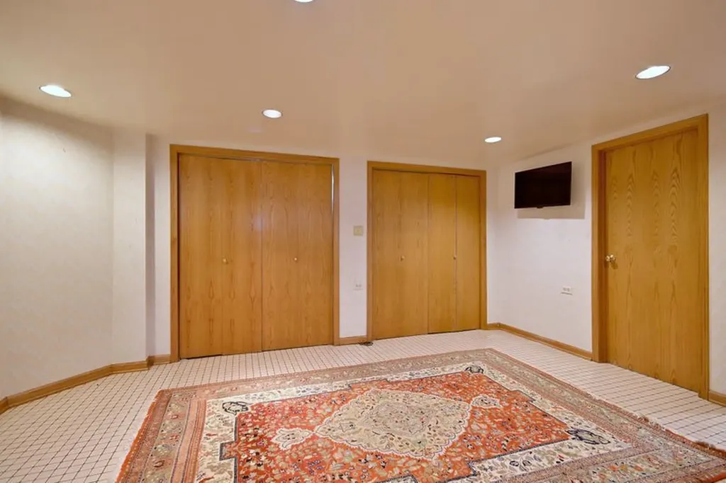 117 West Eggleston Avenue Elmhurst IL 60126