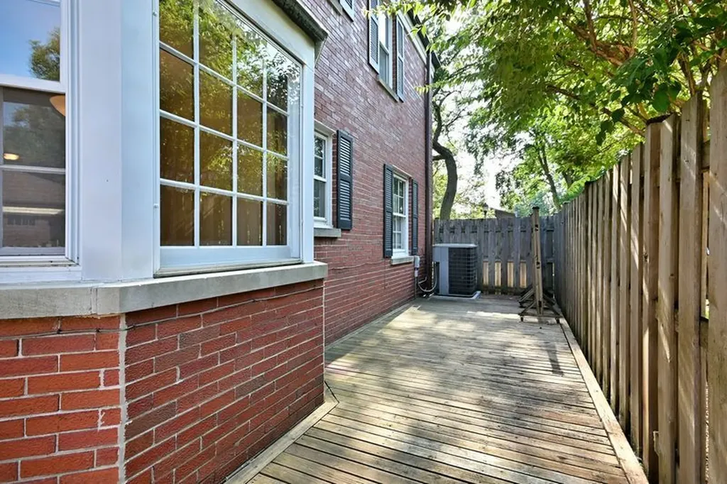 117 West Eggleston Avenue Elmhurst IL 60126