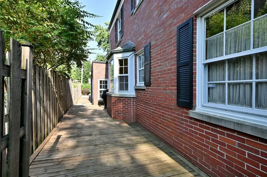 117 West Eggleston Avenue Elmhurst IL 60126