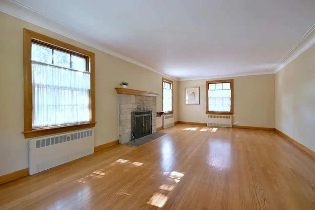 117 West Eggleston Avenue Elmhurst IL 60126