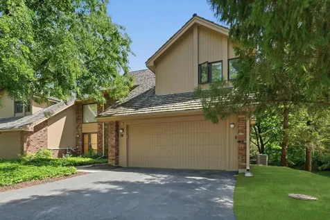 56 Oak Creek Court Burr Ridge IL 60527