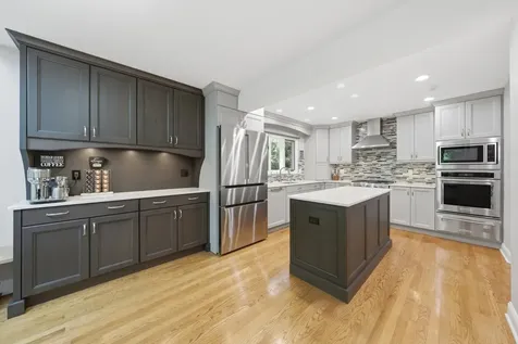 56 Oak Creek Court Burr Ridge IL 60527