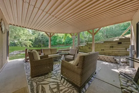 56 Oak Creek Court Burr Ridge IL 60527