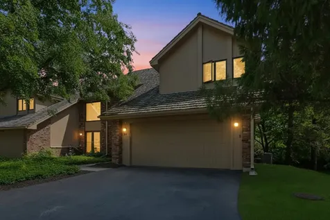 56 Oak Creek Court Burr Ridge IL 60527