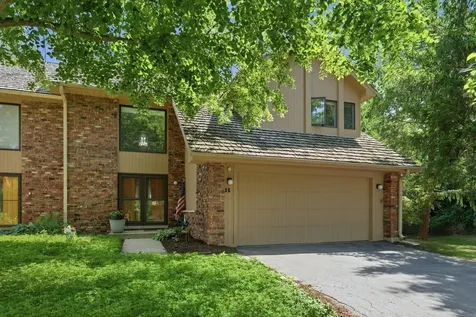 56 Oak Creek Court Burr Ridge IL 60527