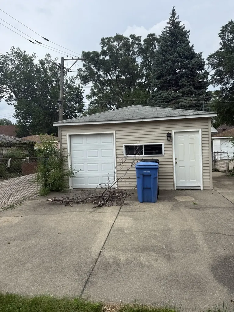 8313 South Wabash Avenue Chicago IL 60619