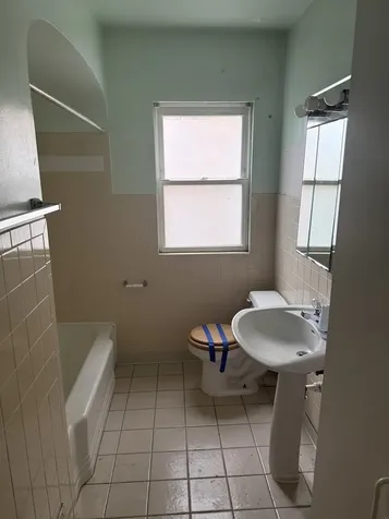 8313 South Wabash Avenue Chicago IL 60619