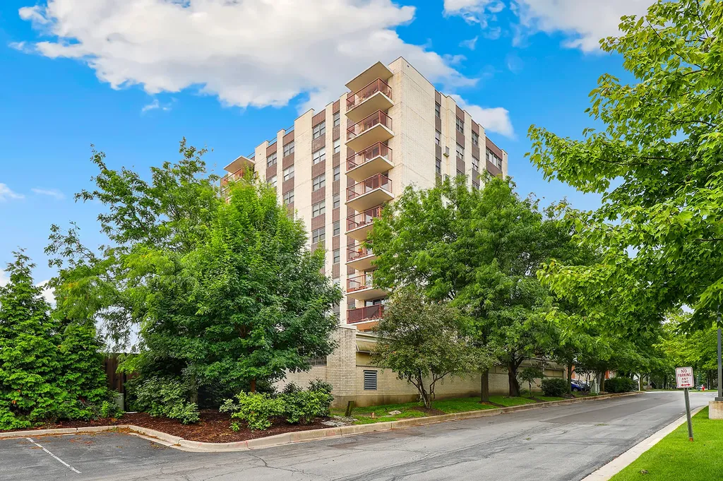 141 North La Grange Road La Grange IL 60525