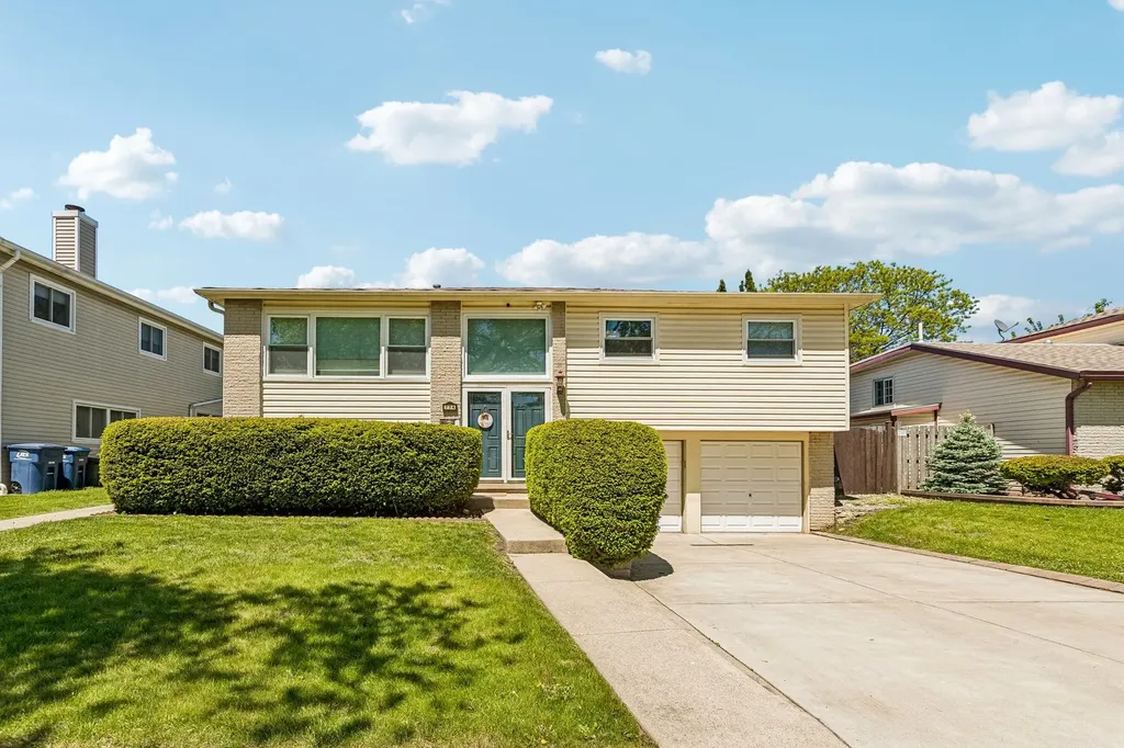 774 Polynesian Drive Des Plaines IL 60016