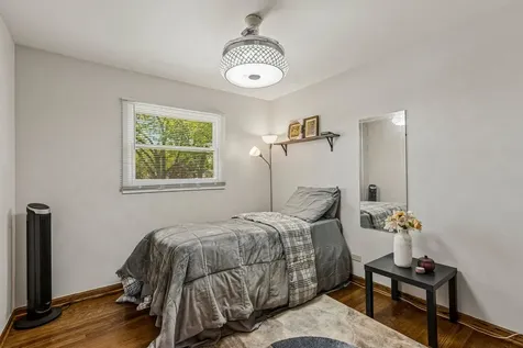 774 Polynesian Drive Des Plaines IL 60016