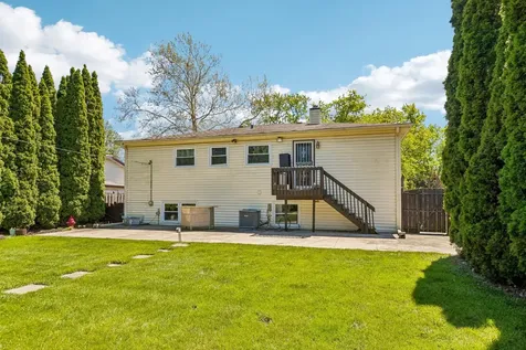 774 Polynesian Drive Des Plaines IL 60016