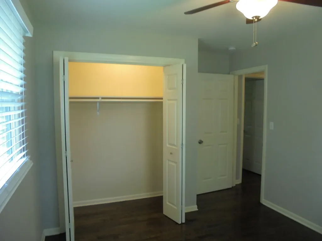 1130 Laurel Drive Aurora IL 60506