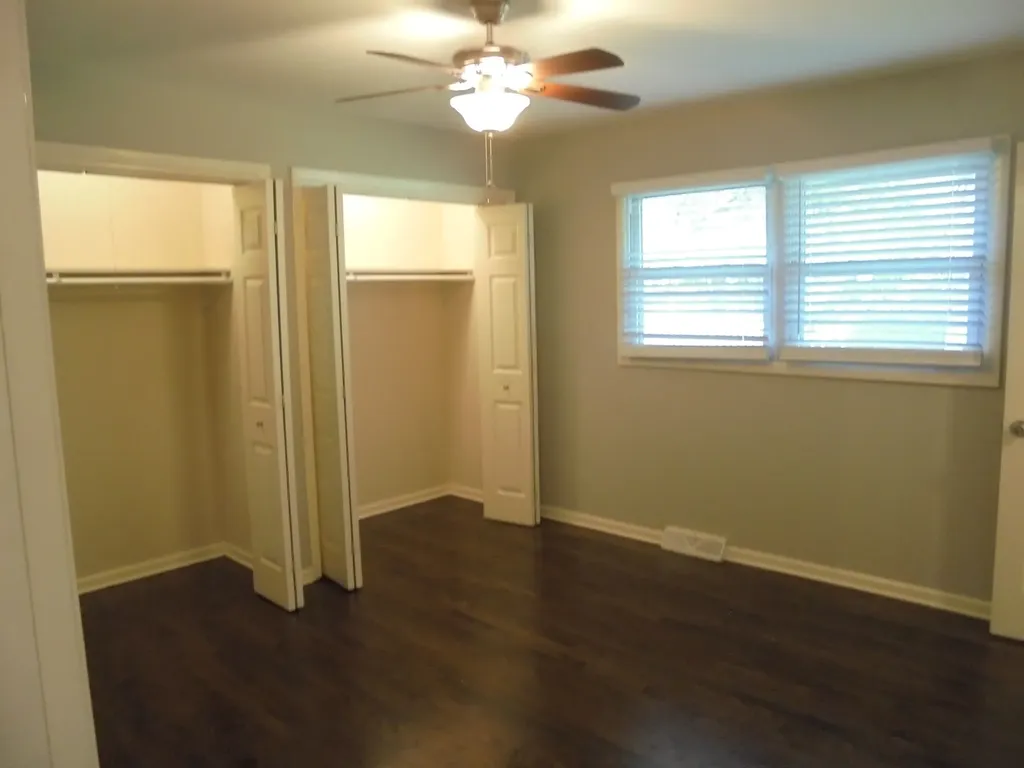 1130 Laurel Drive Aurora IL 60506