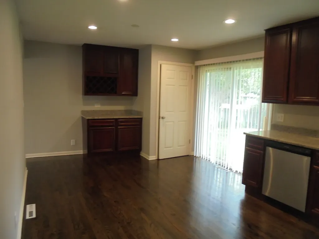 1130 Laurel Drive Aurora IL 60506