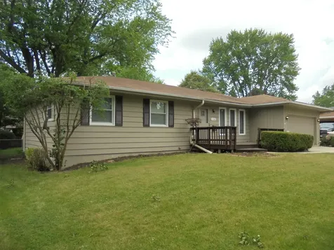 1130 Laurel Drive Aurora IL 60506
