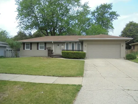 1130 Laurel Drive Aurora IL 60506
