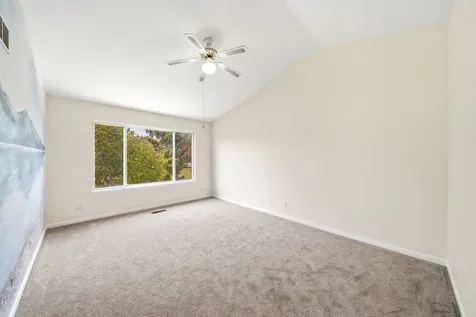 1329 Newport Street Mundelein IL 60060