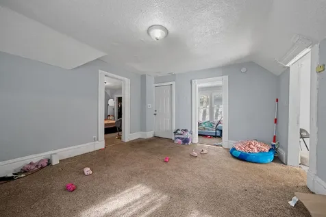 928 8TH Avenue Rockford IL 61104