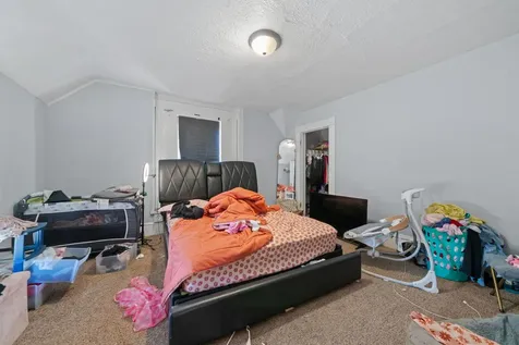 928 8TH Avenue Rockford IL 61104