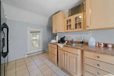928 8TH Avenue Rockford IL 61104