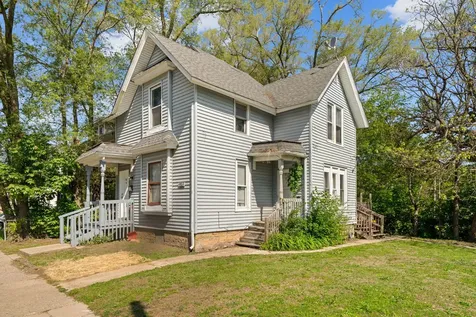 928 8TH Avenue Rockford IL 61104