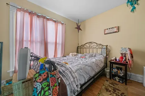 928 8TH Avenue Rockford IL 61104