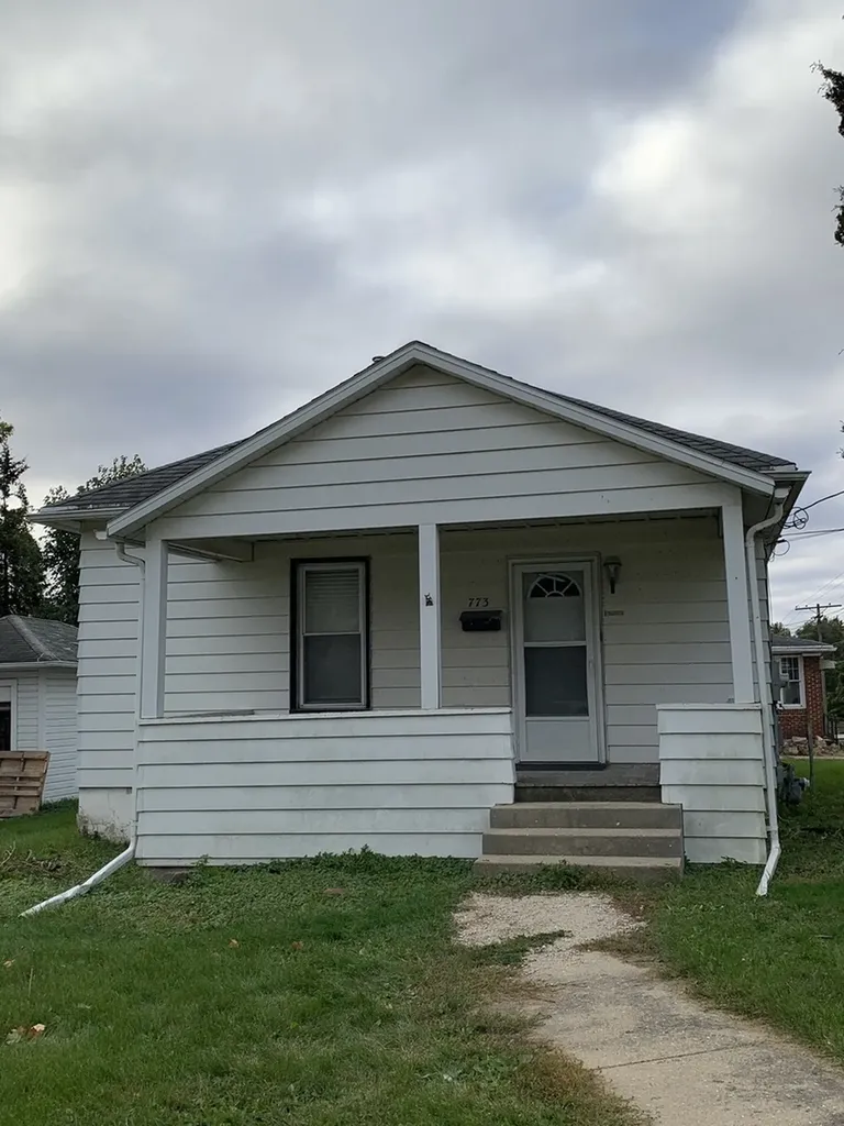 773 West Homer Street Freeport IL 61032