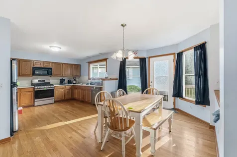 2005 Red Barn Road Woodstock IL 60098
