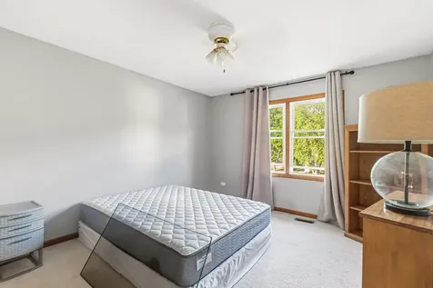 2005 Red Barn Road Woodstock IL 60098