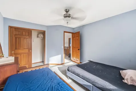 2005 Red Barn Road Woodstock IL 60098