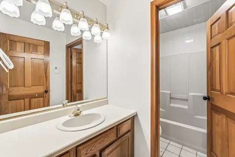 2005 Red Barn Road Woodstock IL 60098