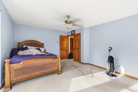 2005 Red Barn Road Woodstock IL 60098