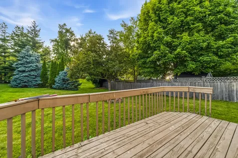 2005 Red Barn Road Woodstock IL 60098