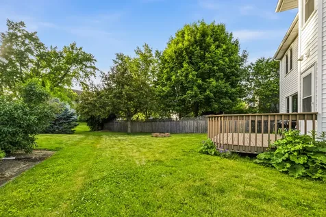 2005 Red Barn Road Woodstock IL 60098