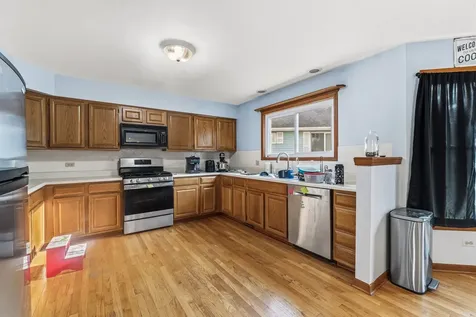 2005 Red Barn Road Woodstock IL 60098