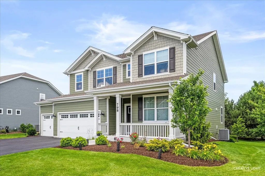 798 Richwood Avenue Elgin IL 60124