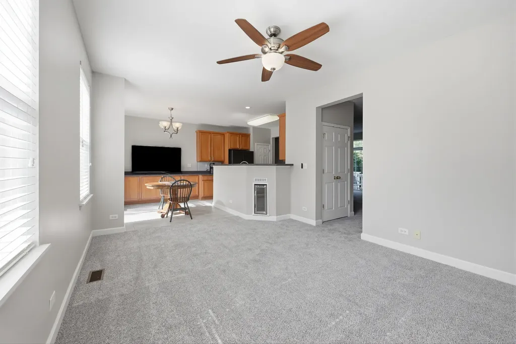 1103 Bartholdi Court Carol Stream IL 60188