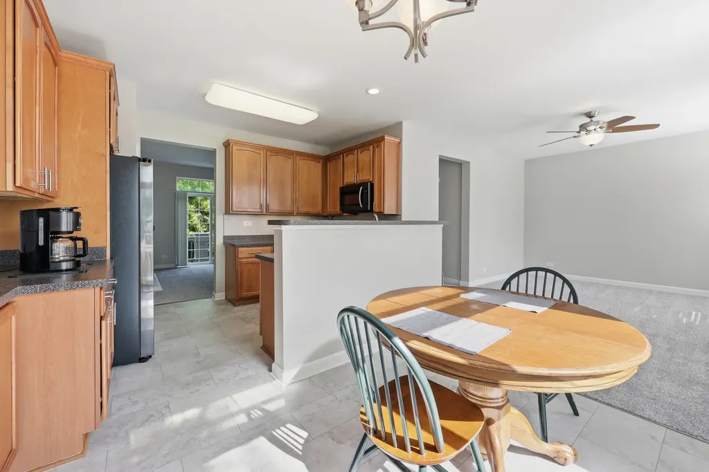 1103 Bartholdi Court Carol Stream IL 60188