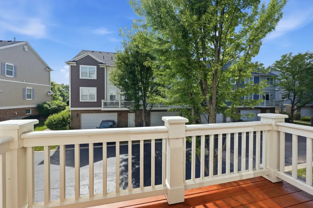 1103 Bartholdi Court Carol Stream IL 60188