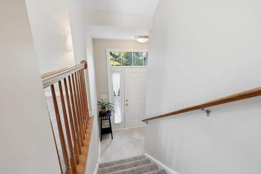 1103 Bartholdi Court Carol Stream IL 60188