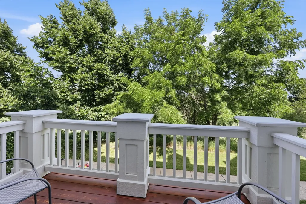1103 Bartholdi Court Carol Stream IL 60188