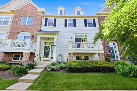 1103 Bartholdi Court Carol Stream IL 60188