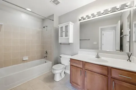 1103 Bartholdi Court Carol Stream IL 60188