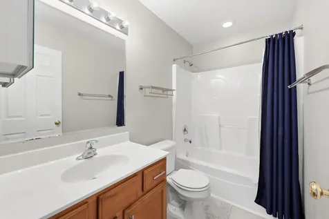 1103 Bartholdi Court Carol Stream IL 60188