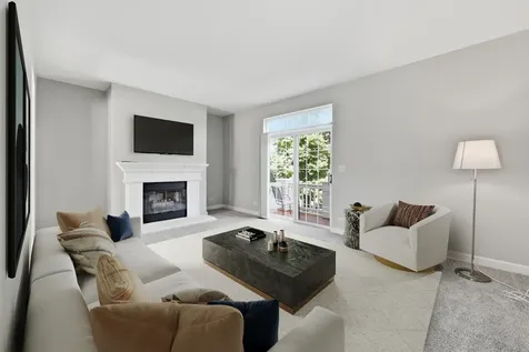 1103 Bartholdi Court Carol Stream IL 60188