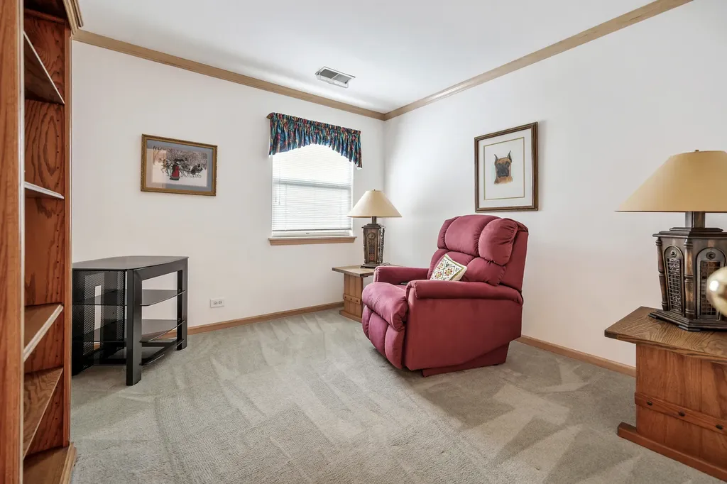75 Larch Court Schaumburg IL 60193