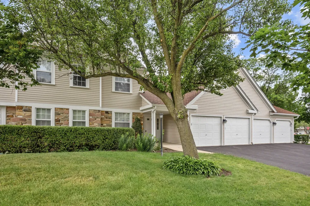 75 Larch Court Schaumburg IL 60193