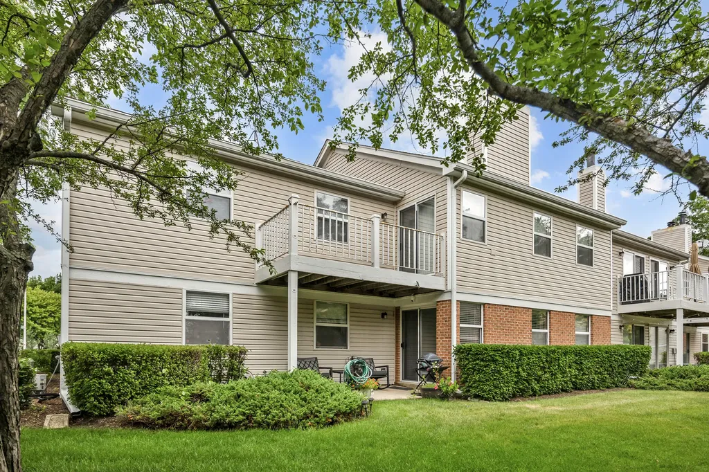 75 Larch Court Schaumburg IL 60193