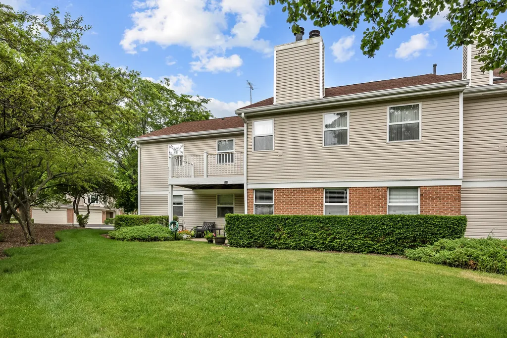 75 Larch Court Schaumburg IL 60193